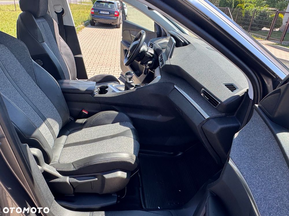 Peugeot 5008 1.6 BlueHDi Allure 7os - 23