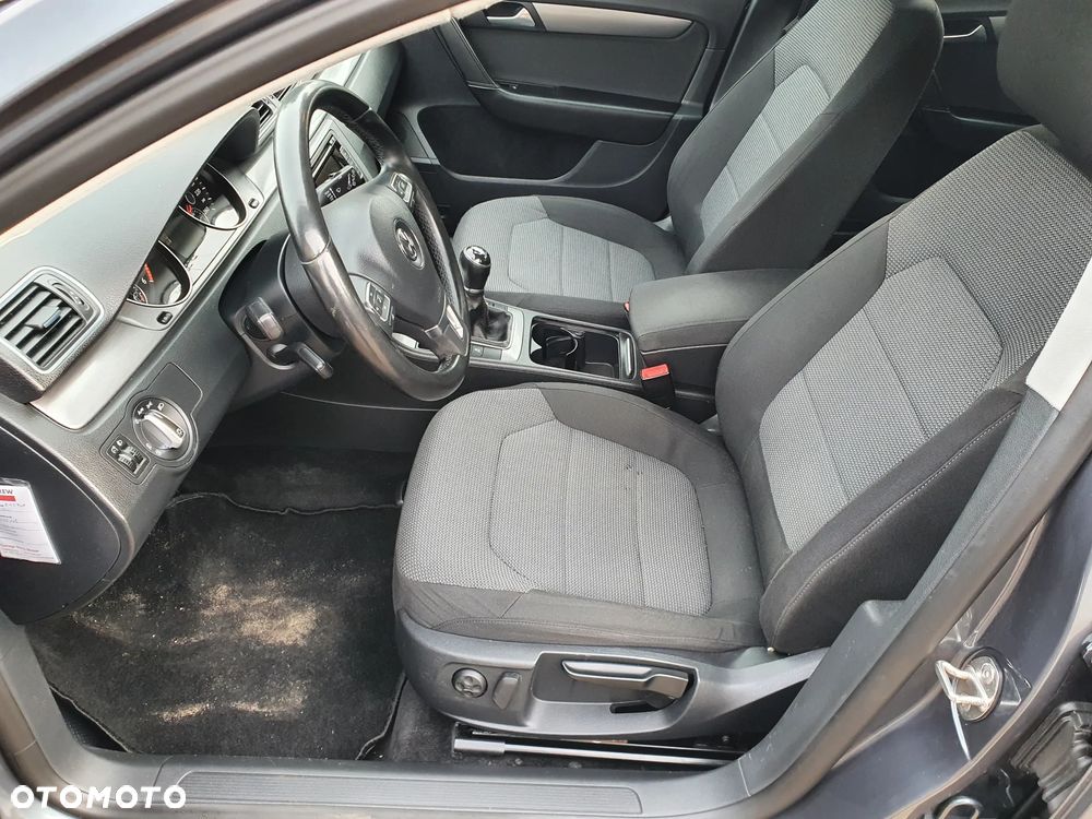 Volkswagen Passat 1.6 TDI BlueMotion - 9
