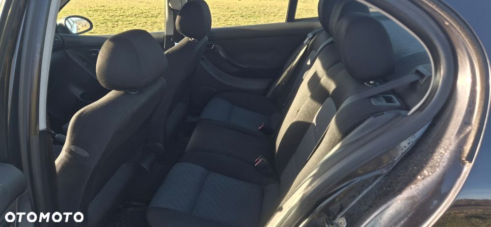 Seat Toledo 1.9 TDI Signo - 4