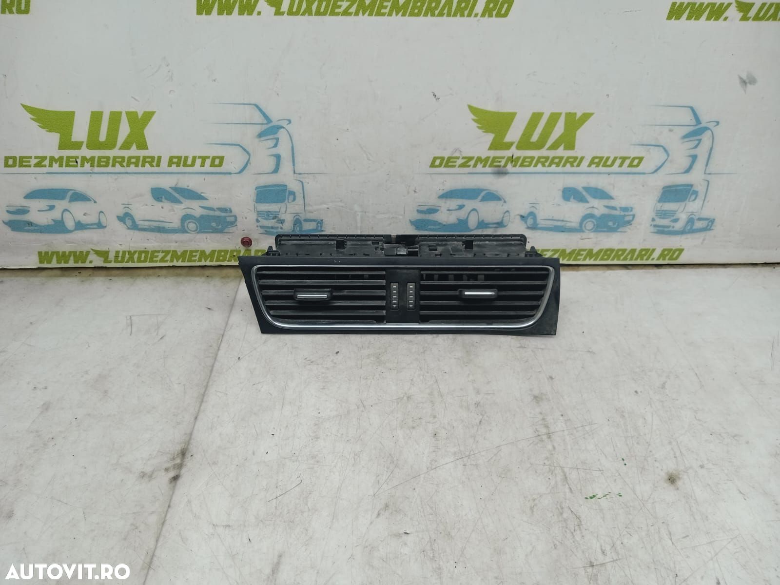 Grila aer bord centrala 8t1820951b Audi A4 B8/8K [2007 - 2011] - 1