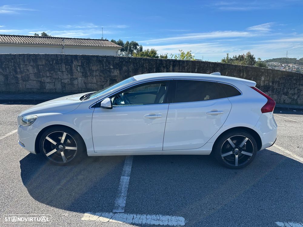 Volvo V40 D2 Momentum - 21
