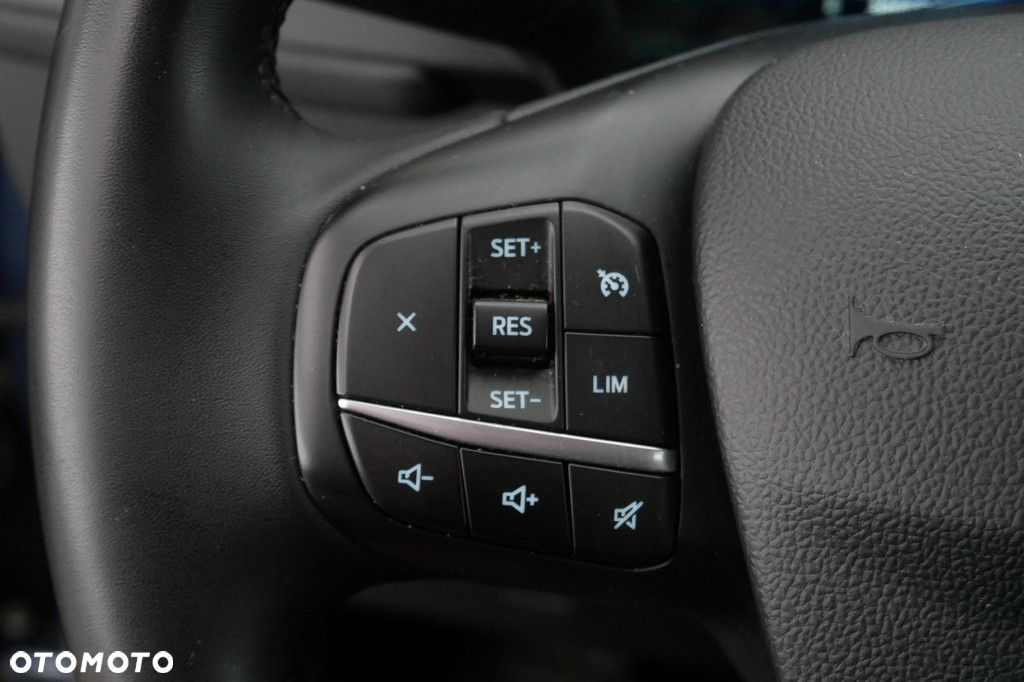 Ford Kuga - 24