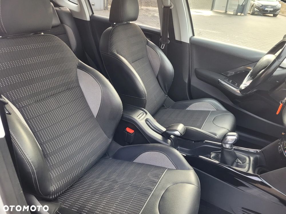 Peugeot 2008 BlueHDi 100 STOP & START Allure - 18