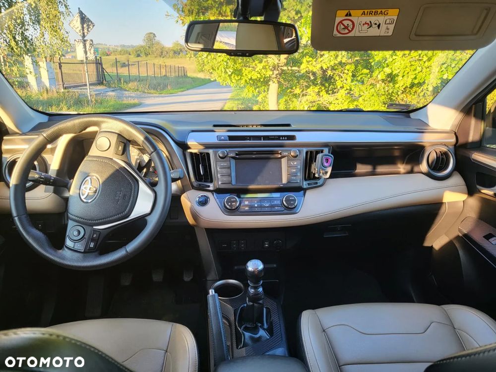 Toyota RAV4 2.0 D-4D Premium - 9