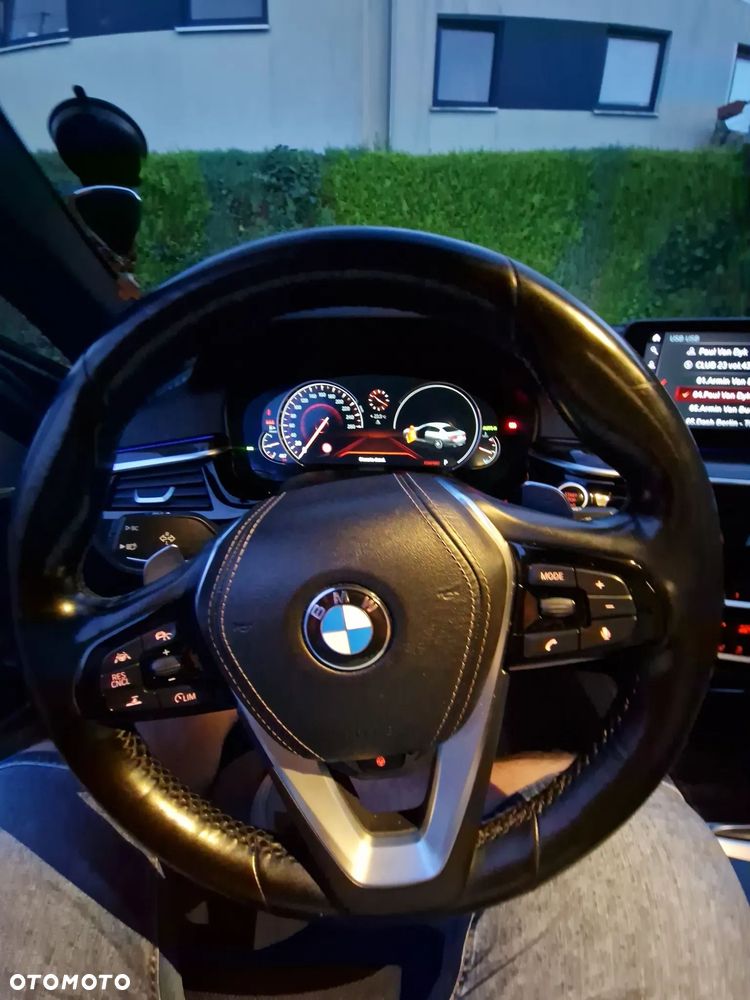 BMW Seria 5 530d Luxury Line - 12