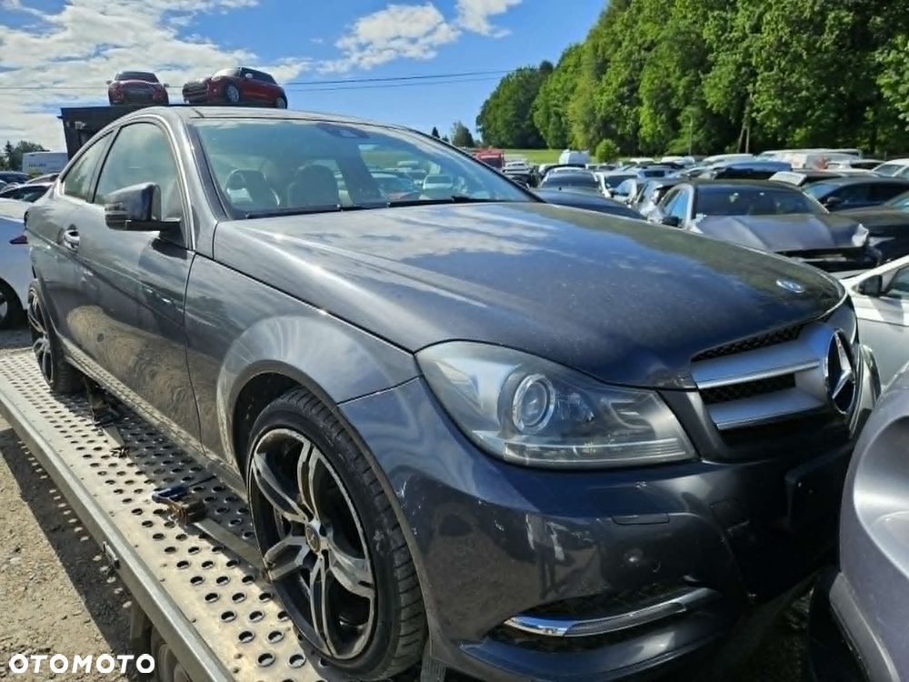 Mercedes-Benz Klasa C 220 CDI Edition - 4