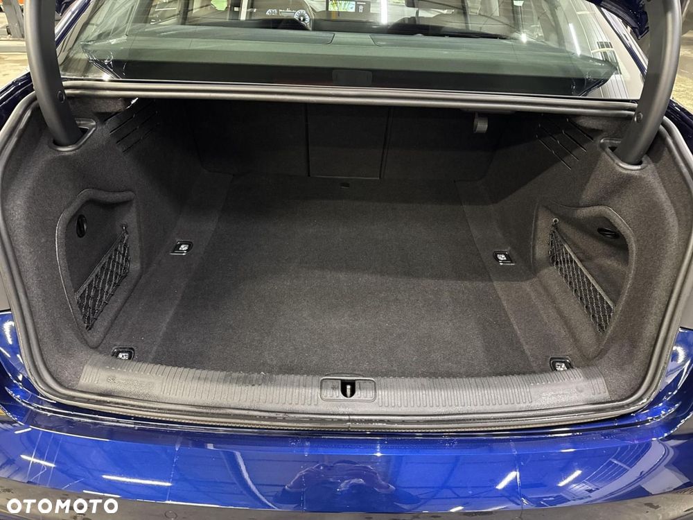 Audi A4 Limousine - 18