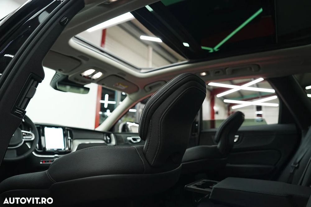 Volvo XC 60 T6 AWD Plus Dark - 14