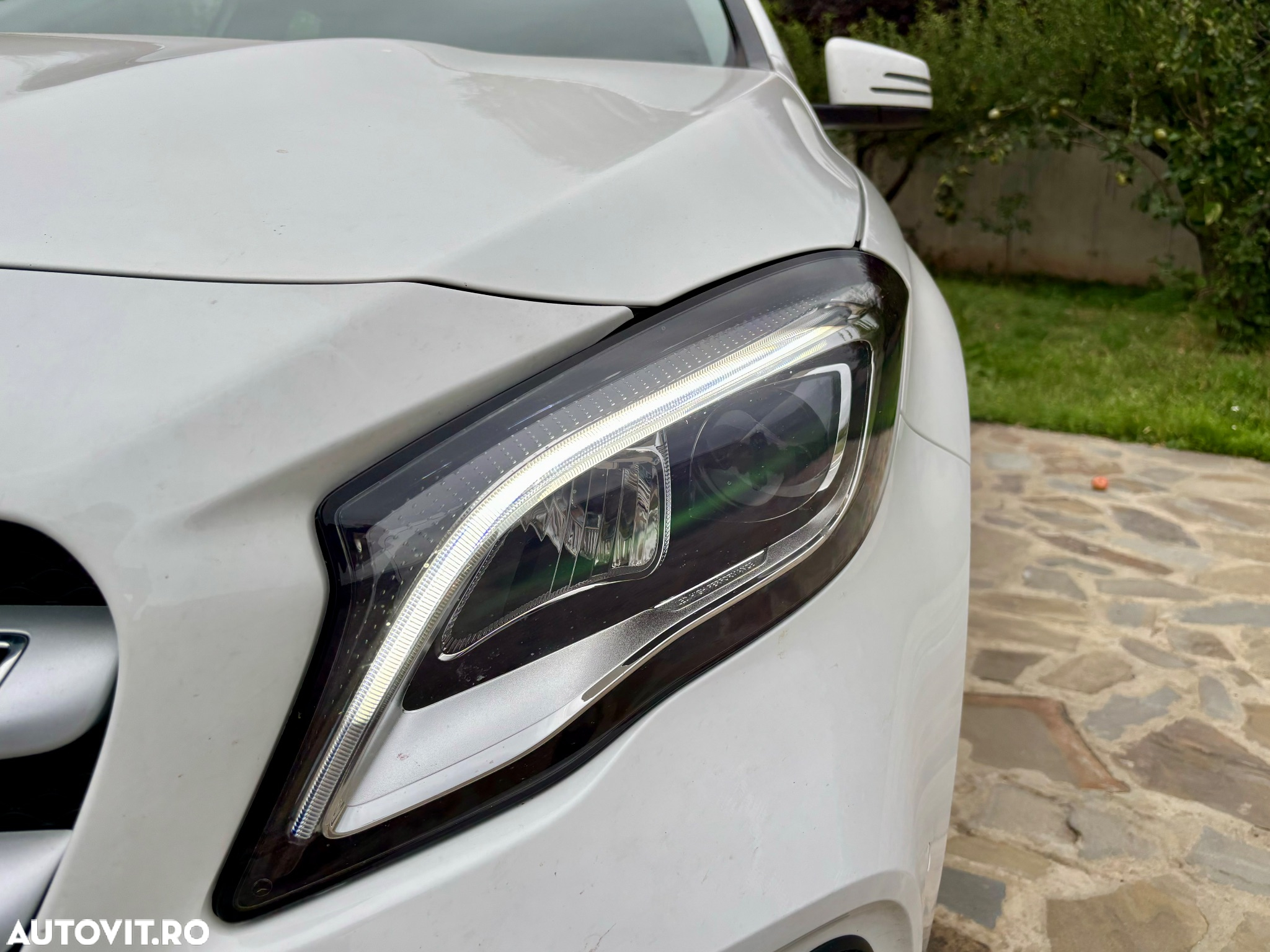 Mercedes-Benz GLA 180 7G-DCT - 8