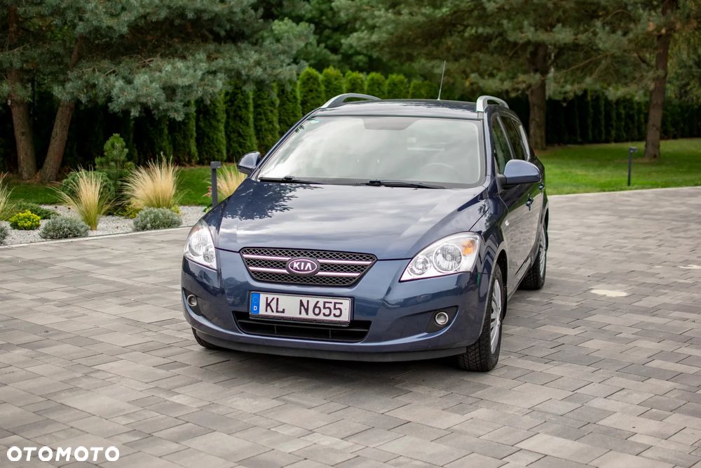 Kia Ceed - 12