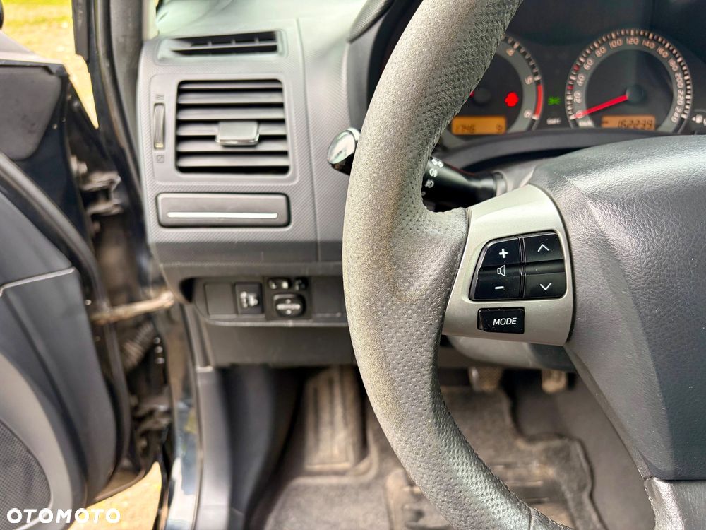 Toyota Auris 1.4 D-4D - 17