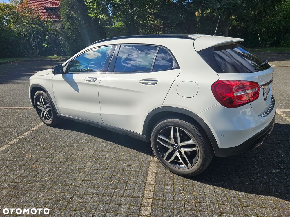 Mercedes-Benz GLA 250 4-Matic - 6