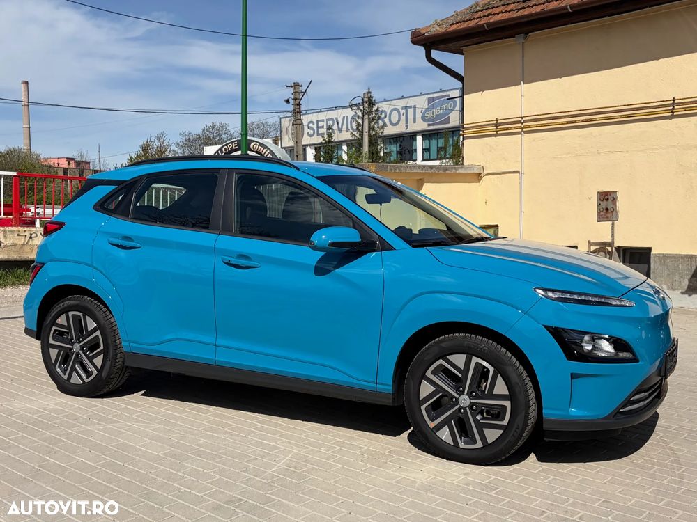 Hyundai KONA Select - 13