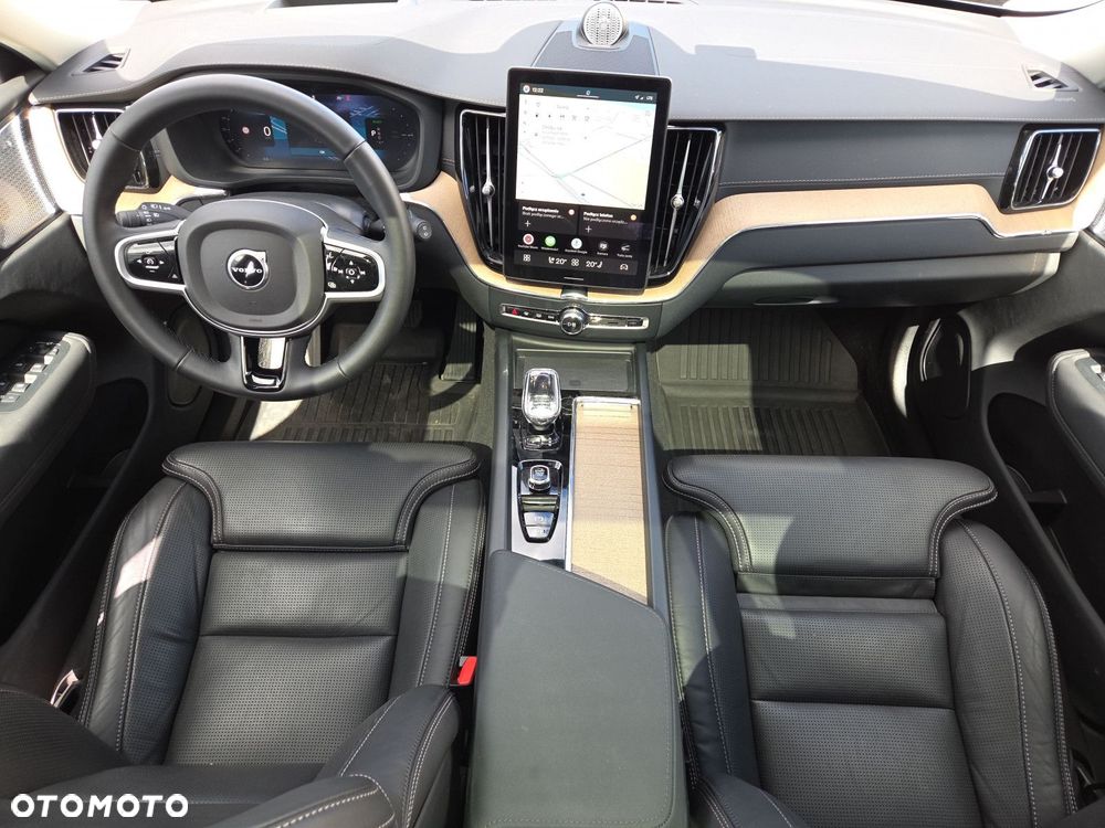 Volvo XC 60 T6 Plug-In Hybrid AWD Ultra Bright - 10