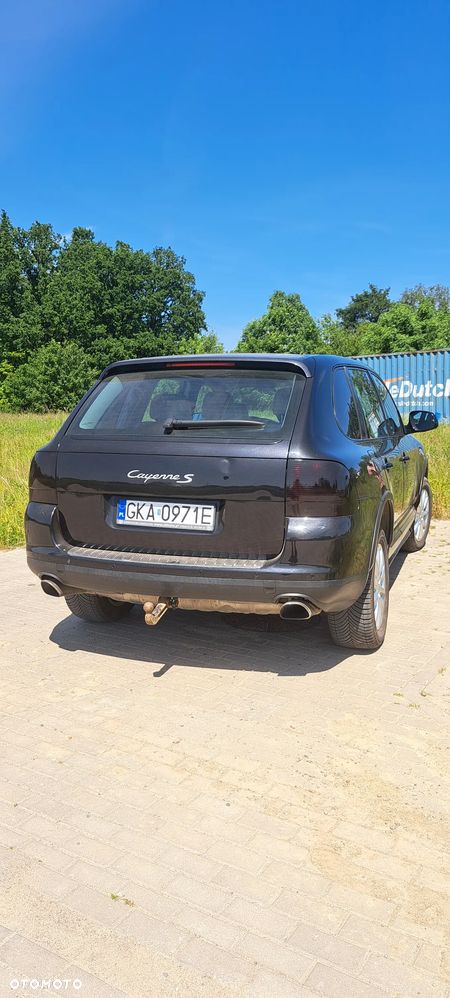 Porsche Cayenne - 2