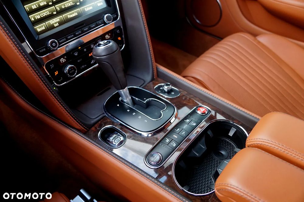 Bentley Continental GT Standard - 35