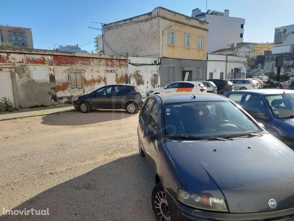 Terreno com varias casas velhas, para construção em altura, Faro, A... - Grande imagem: 3/8