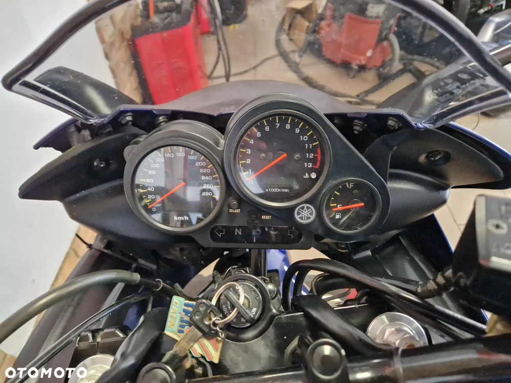 Yamaha FZS - 30
