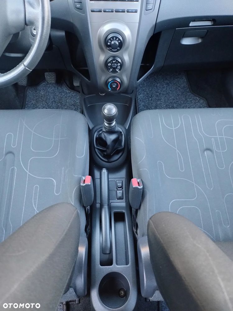 Toyota Yaris 1.33 Active - 23