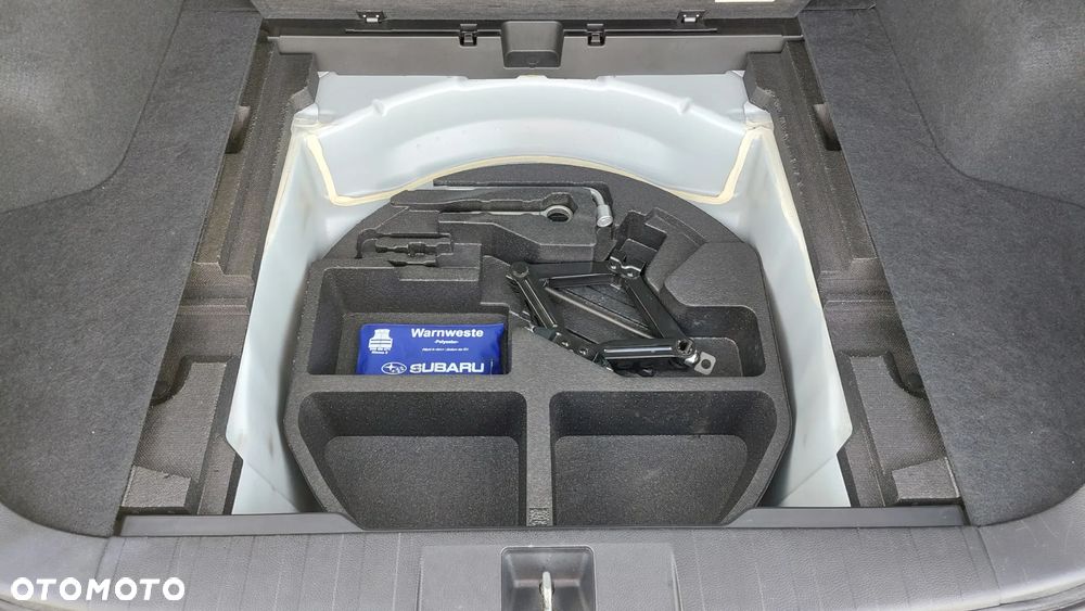 Subaru Legacy 2.0i Trend AT - 24
