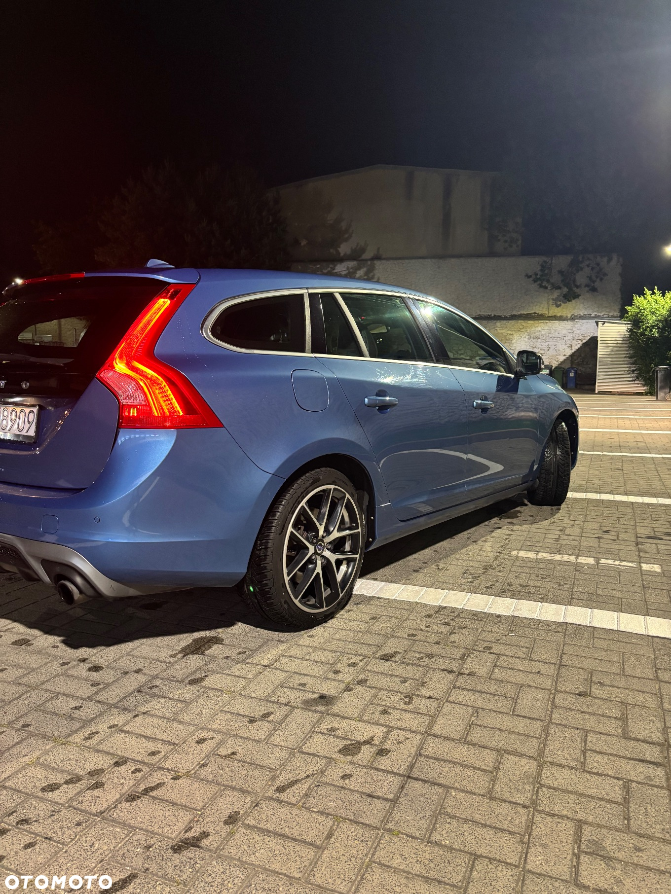 Volvo V60 D3 Drive-E R-Design Kinetic - 4