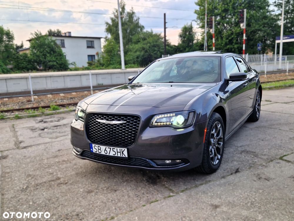 Chrysler 300s - 16