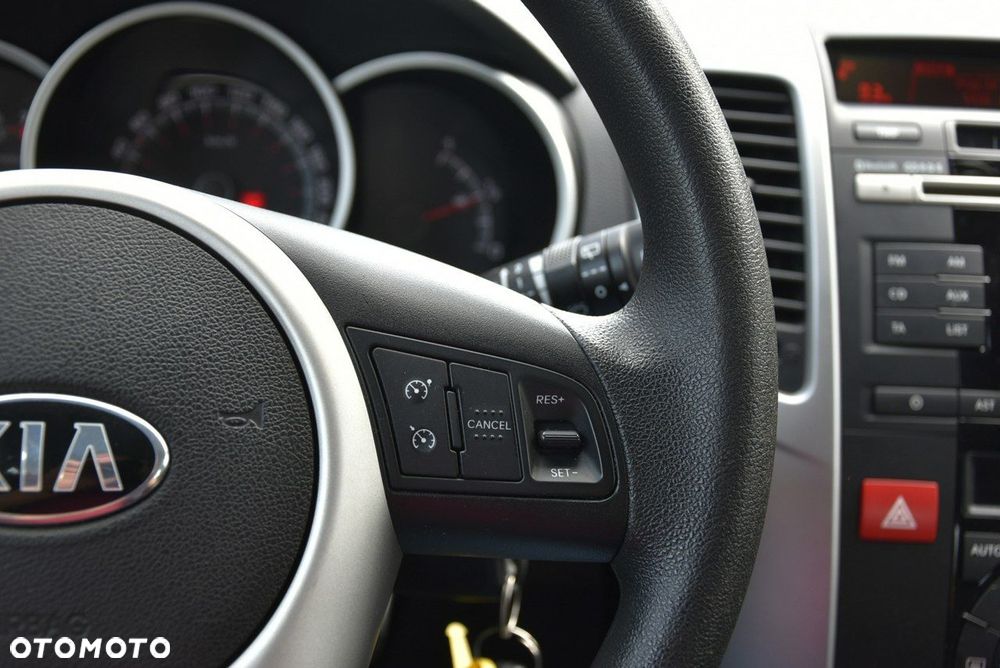 Kia Venga - 13