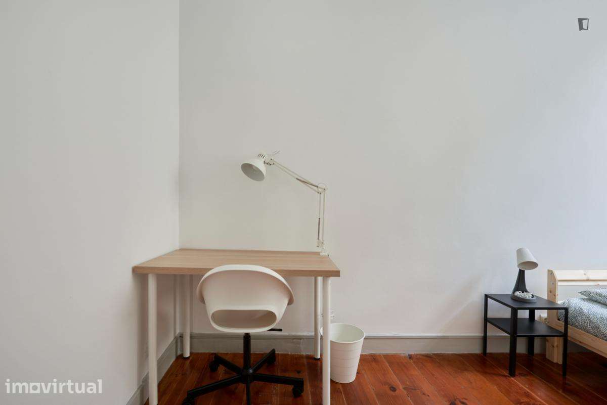 Quarto - localizado em Penha Lisbon - Grande imagem: 5/21