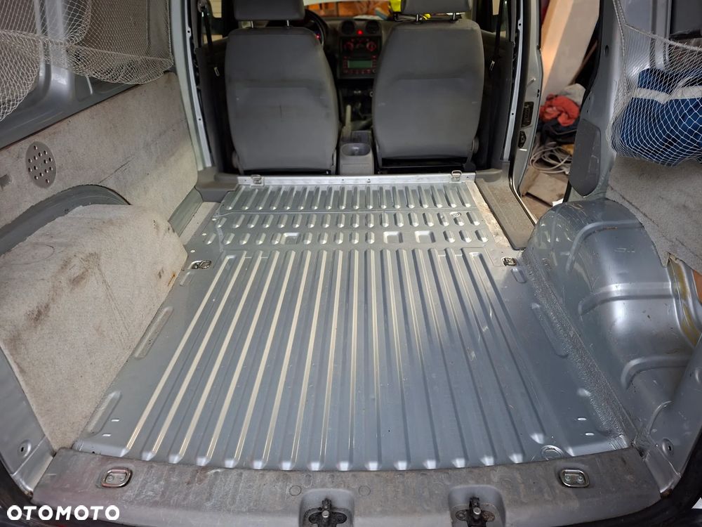 Volkswagen Caddy - 5