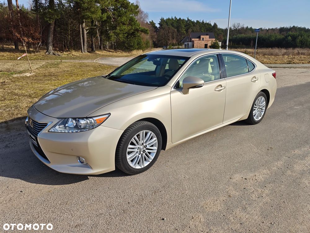 Lexus ES - 1