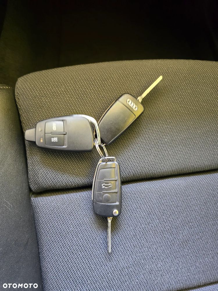 Audi A6 Avant 2.4 - 21