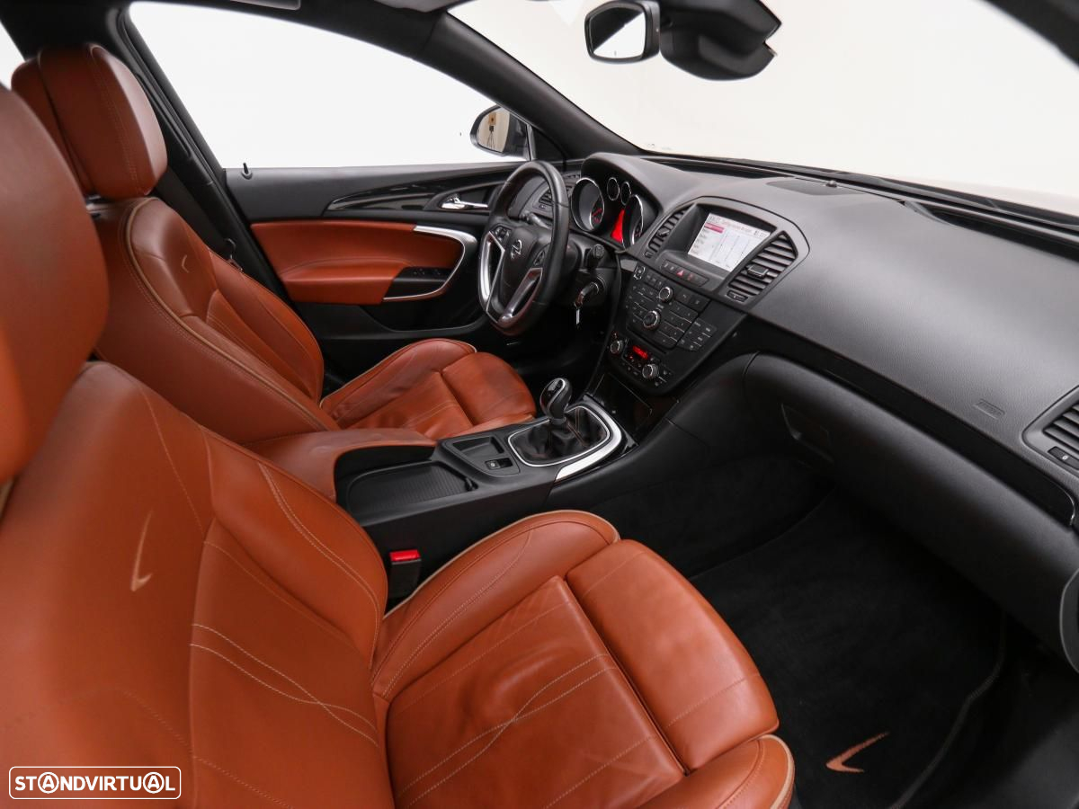 Opel Insignia Sports Tourer - 11