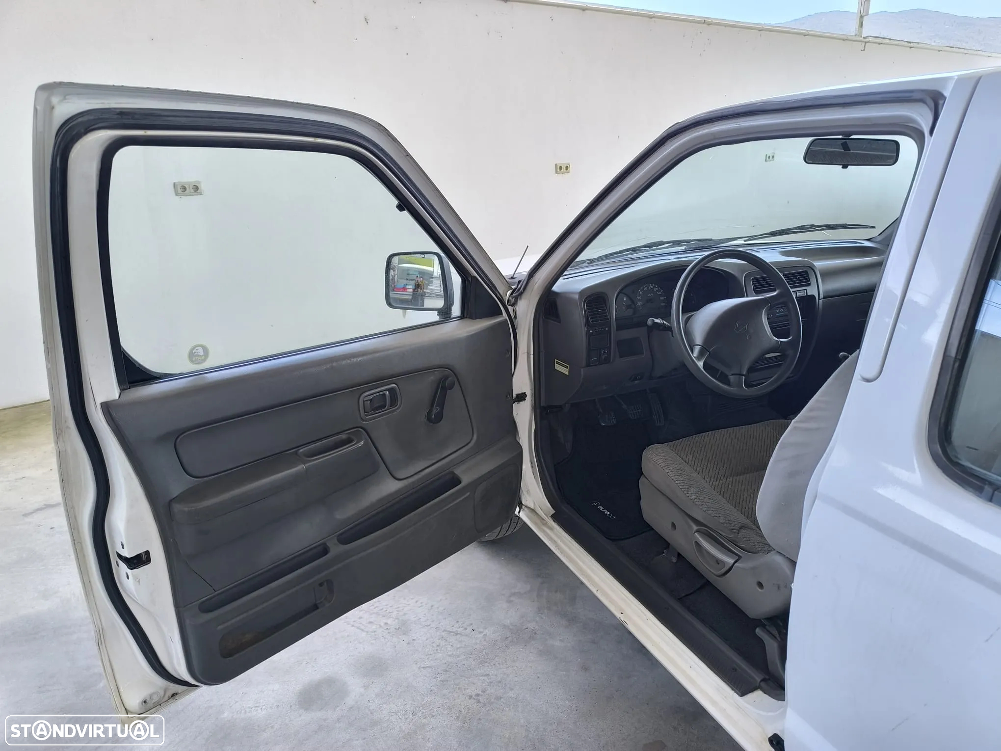 Nissan Pick-Up 2.5D - 12
