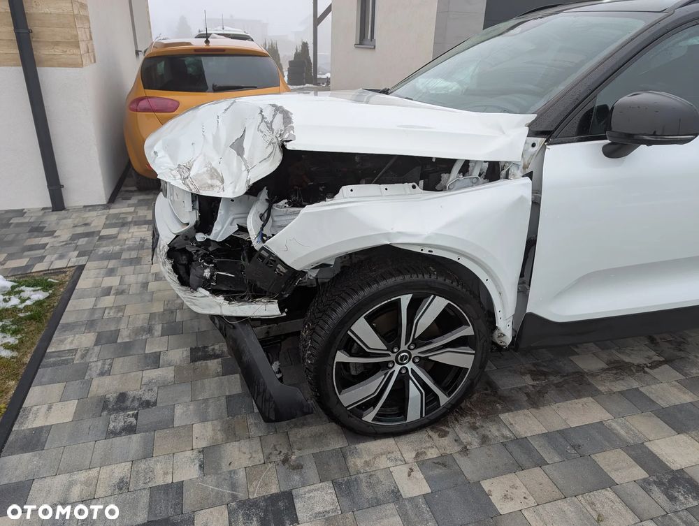 Volvo XC 40 82kWh P8 Recharge AWD Pro - 10