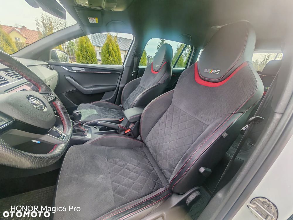 Skoda Octavia 2.0 TSI RS - 10