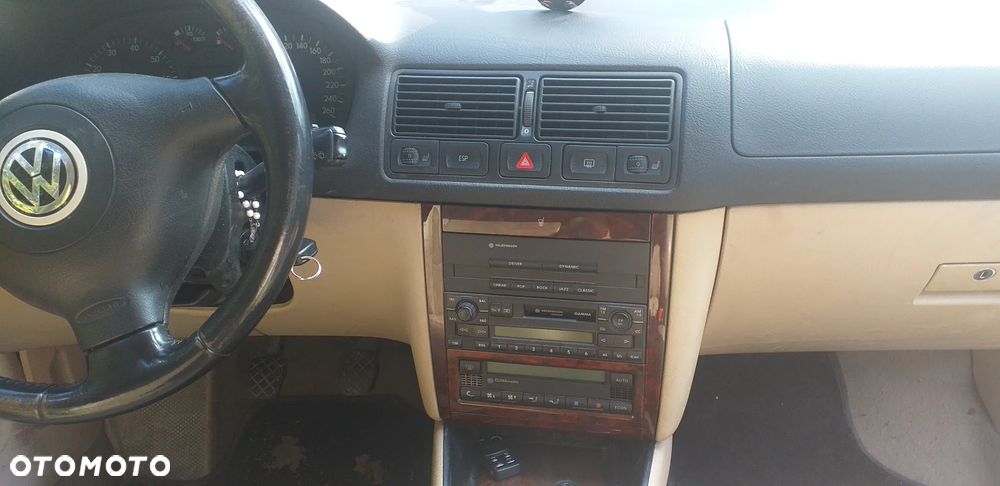Volkswagen Golf - 5