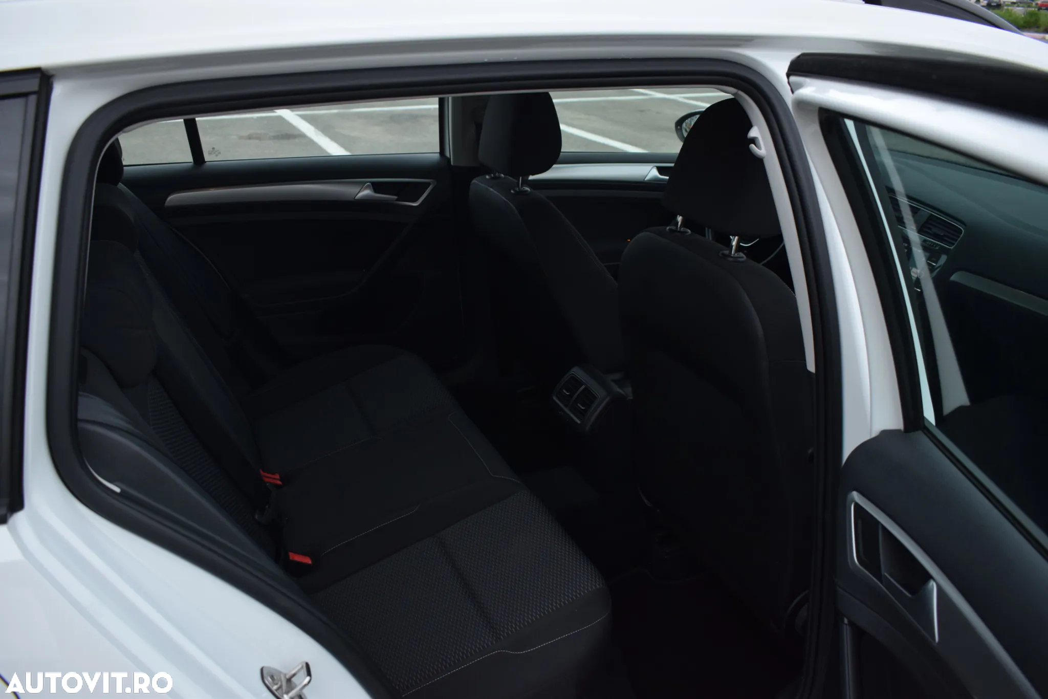 Volkswagen Golf 1.6 TDI Comfortline - 17