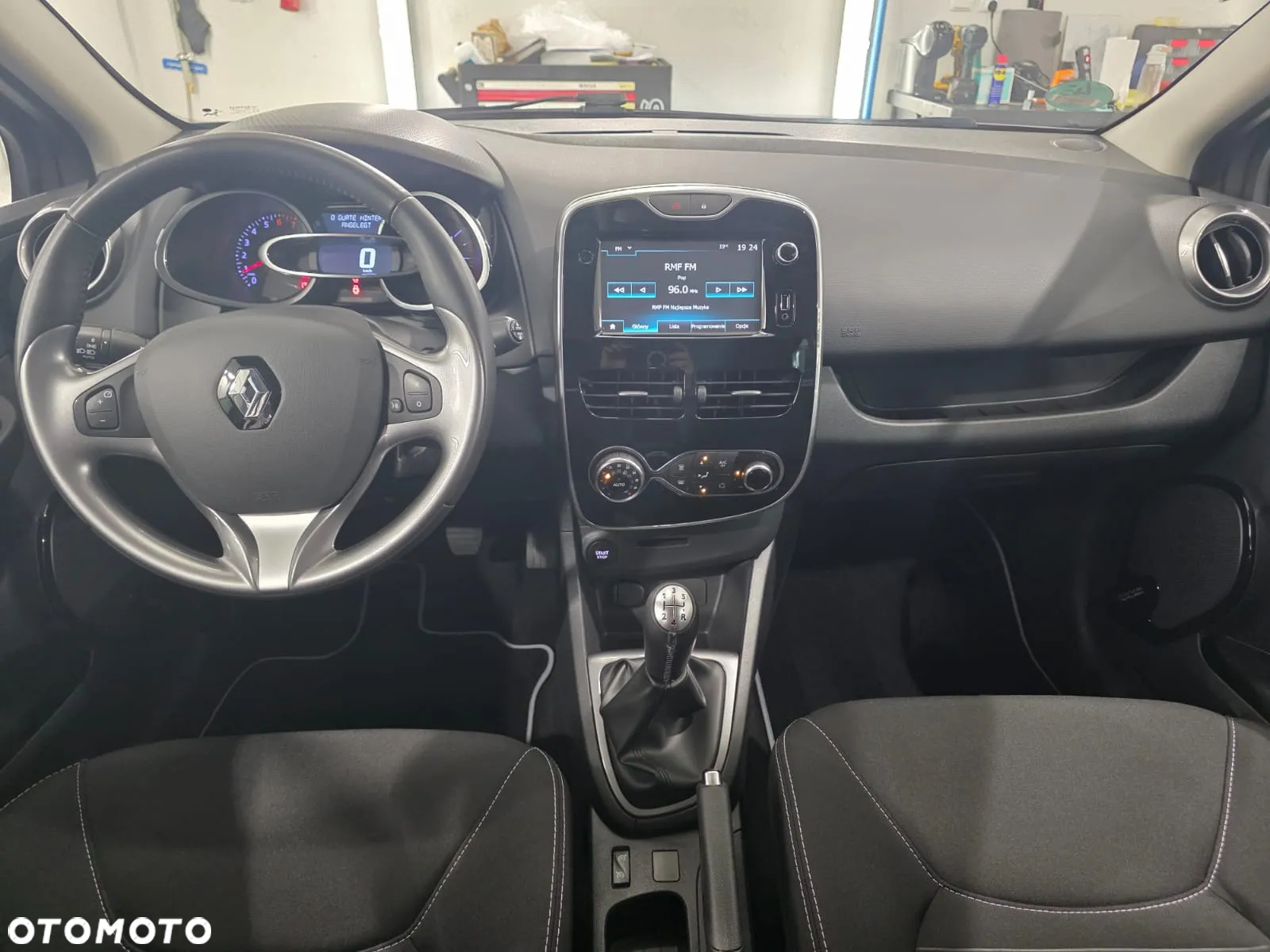 Renault Clio 1.2 16V 75 LIMITED - 28