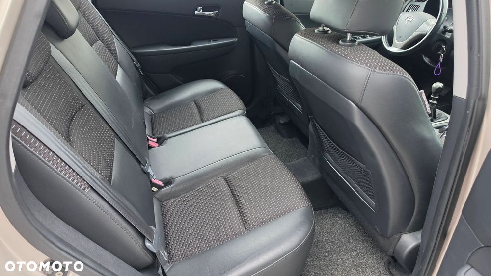 Hyundai i30 1.6 CRDi Style - 17