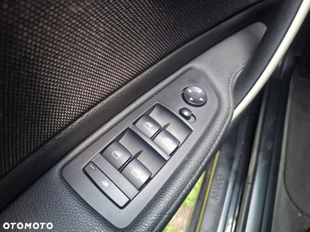 BMW Seria 1 118i - 25