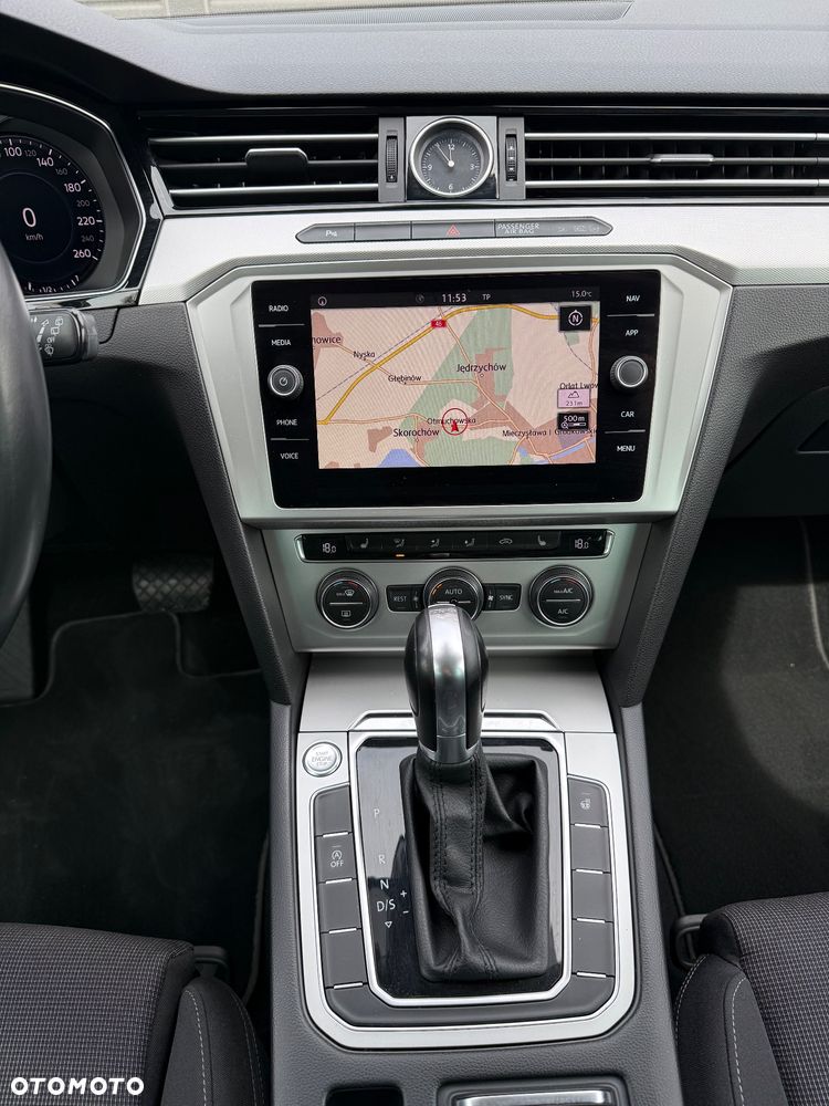 Volkswagen Passat - 29