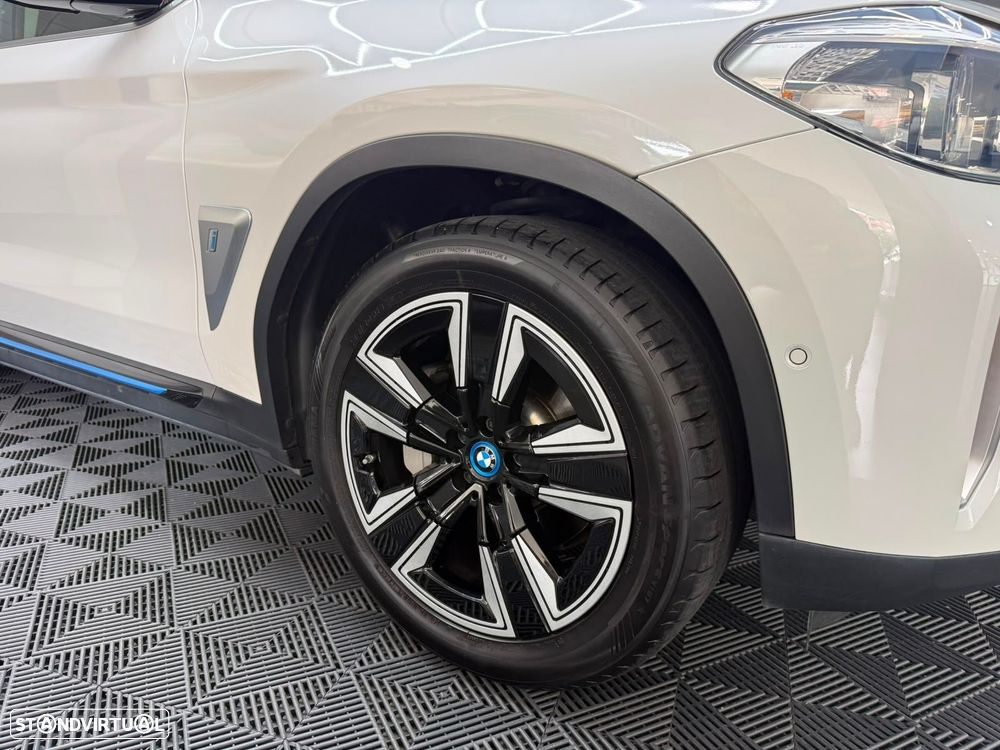 BMW iX3 Impressive - 16