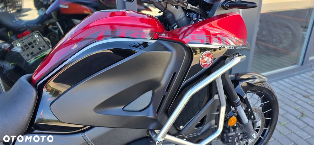 Honda VFR - 12