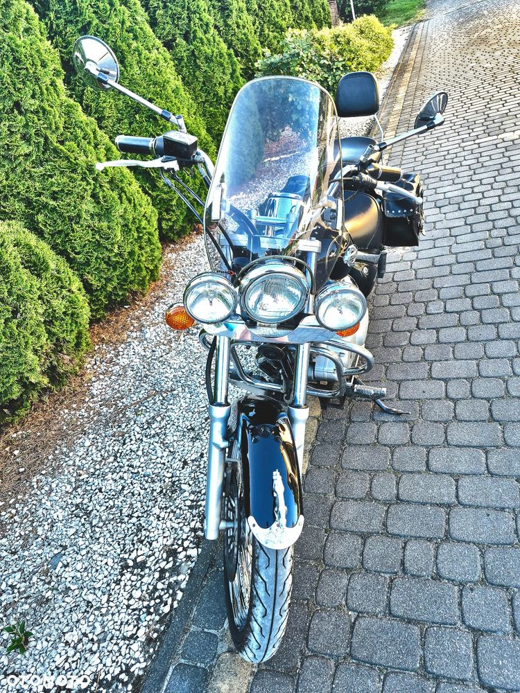Suzuki Intruder - 3