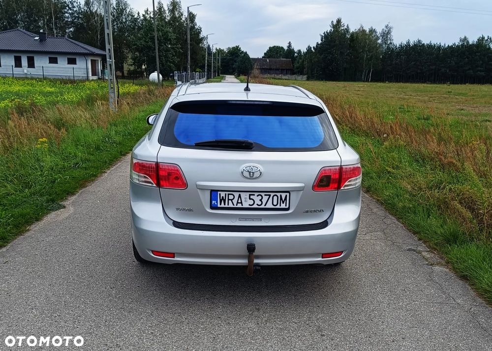 Toyota Avensis - 8