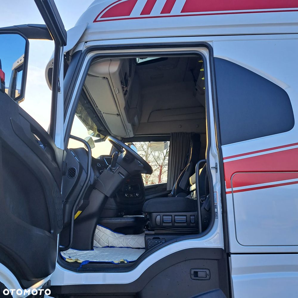 Iveco S-Way LNG - 13