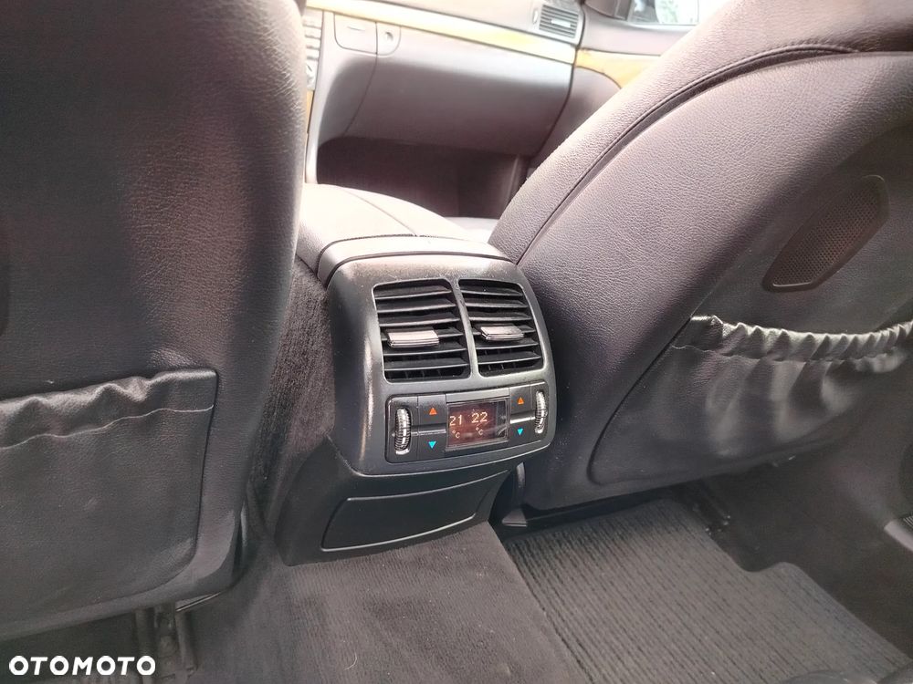 Mercedes-Benz Klasa E 420 CDI 7G-TRONIC Avantgarde DPF BusinessEDITION - 26