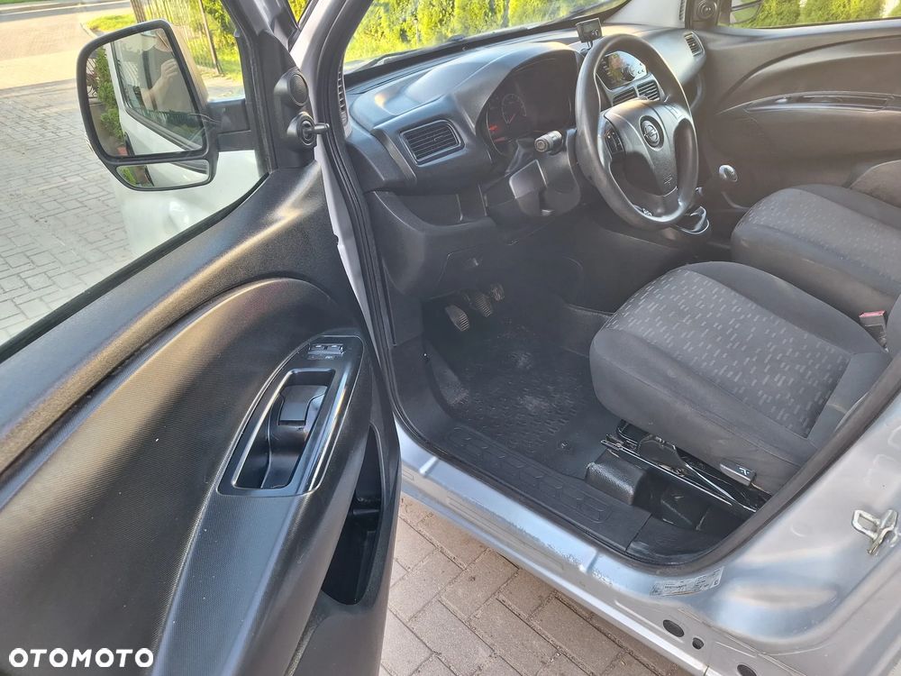 Opel Combo - 21