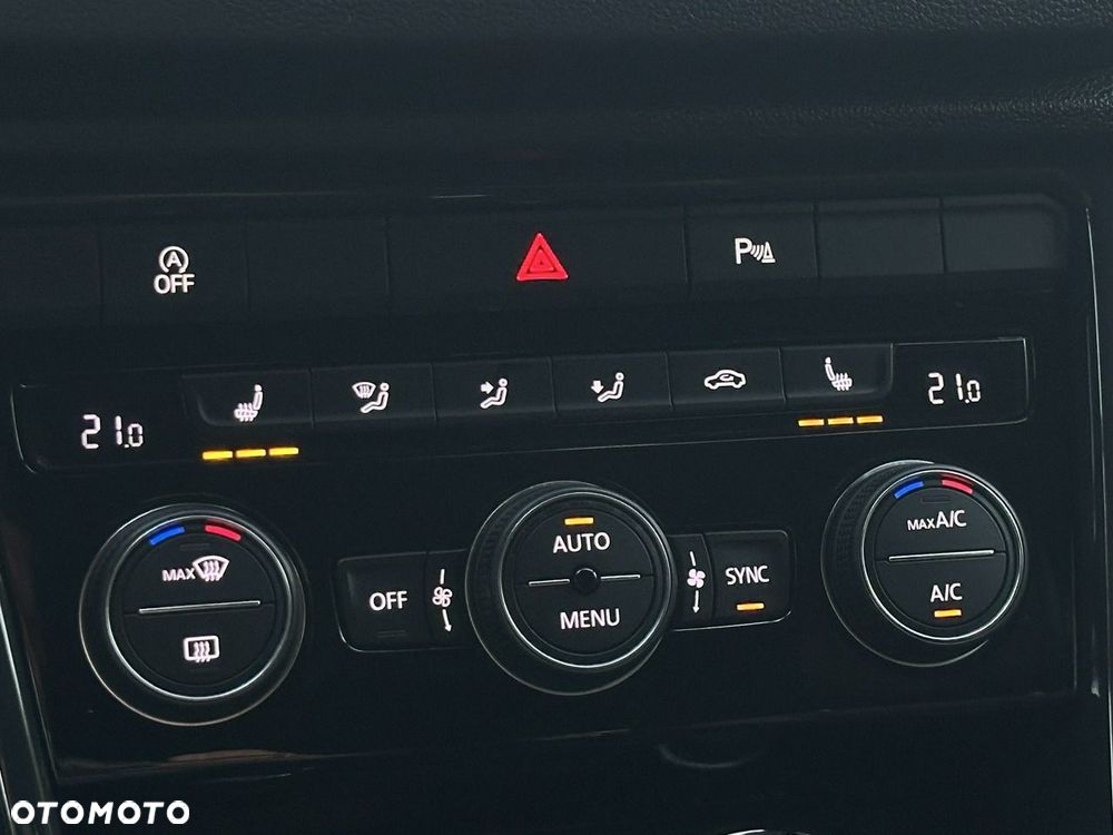 Volkswagen T-Roc - 31