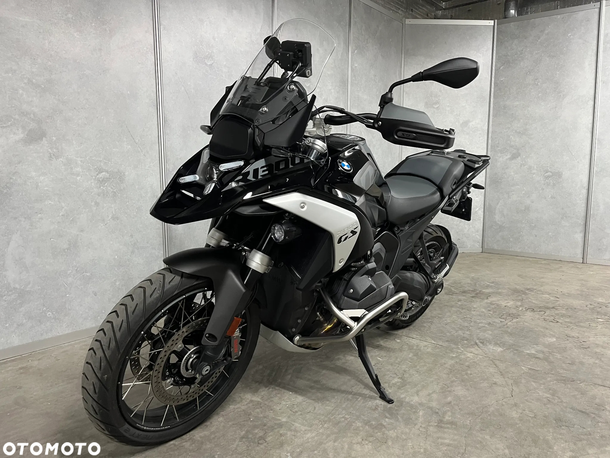 BMW R - 6